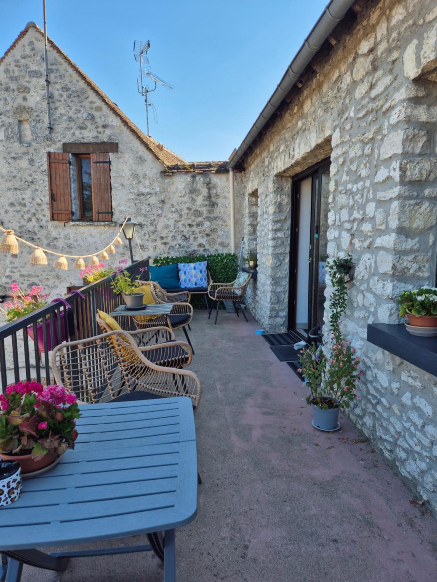 L'Eden Cache Hotel Beaune-la-Rolande Екстериор снимка